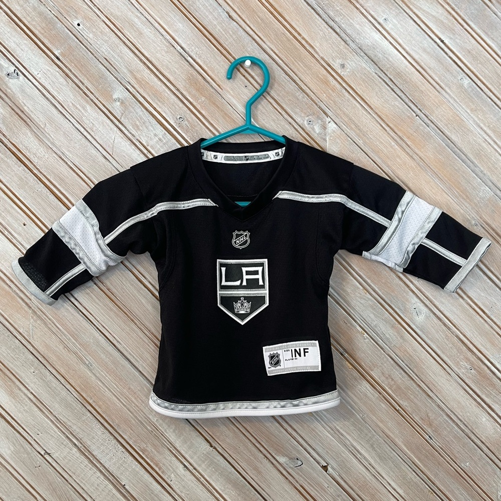 Los Angeles Kings NHL hockey jersey baby 12 months black & silver youth sports